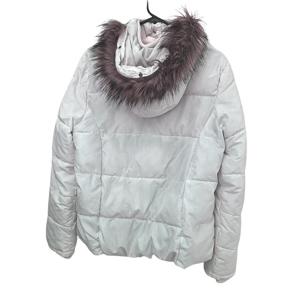 White puffer jacket with fur lined hood - Picture 2 of 4
